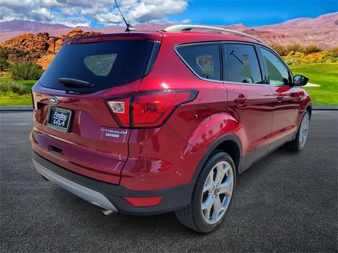Used 2019 Ford Escape Titanium image 4