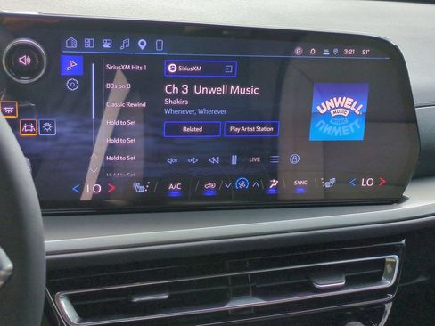 New 2027 Chevrolet Traverse LT w/ Midnight/Sport Edition FWD image 22