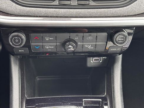 Used 2022 Jeep Compass Sport image 23