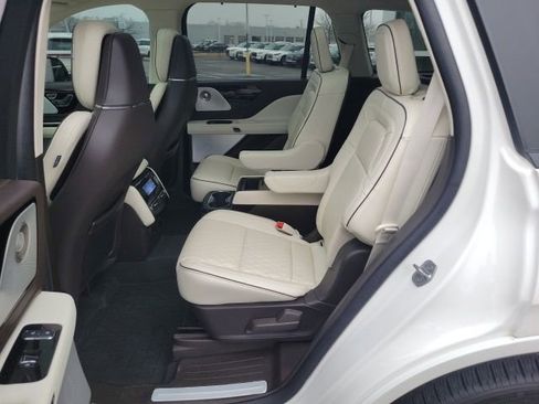 Certified 2024 Lincoln Aviator Black Label w/ Jet Package image 23