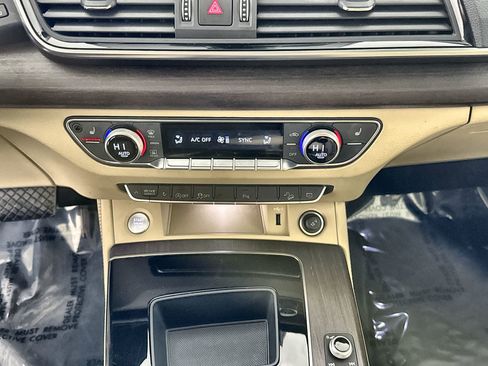 Used 2023 Audi Q5 2.0T Premium Plus w/ Premium Plus Package AWD/4WD image 6