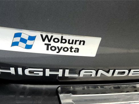 Certified 2025 Toyota Highlander Platinum image 13