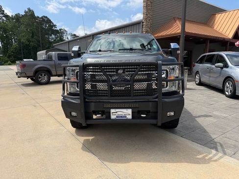 Used 2019 Ford F250 Lariat w/ Lariat Ultimate Package AWD/4WD image 2