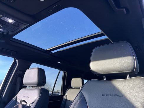 Used 2023 GMC Yukon Denali w/ LPO, Floor Liner Package image 11