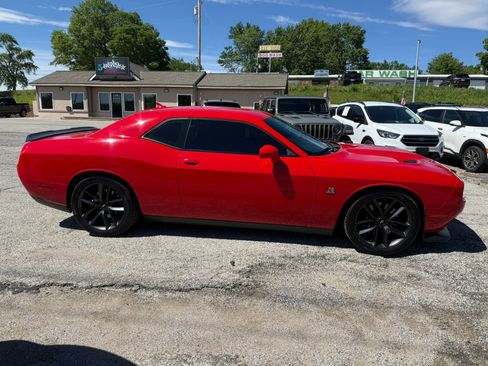 Used 2019 Dodge Challenger R/T Scat Pack RWD image 2