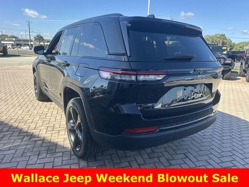Used 2024 Jeep Grand Cherokee Altitude AWD/4WD image 8