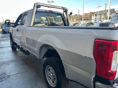 Used 2017 Ford F350 XL image 4