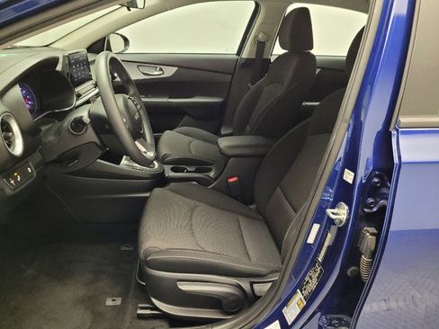 Used 2023 Kia Forte LXS w/ LXS Technology Package image 17
