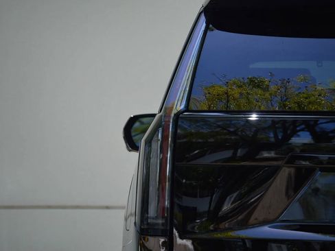 Used 2026 Cadillac Escalade Platinum Sport w/ LPO, ONYX Package AWD/4WD image 12