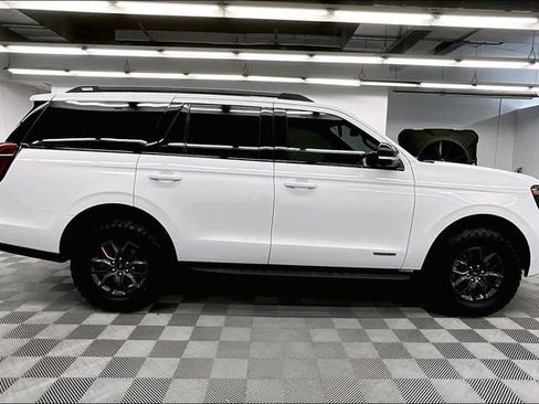 Used 2025 Ford Expedition Tremor AWD/4WD image 14