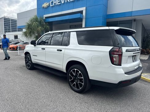 Used 2023 Chevrolet Suburban RST w/ Luxury Package RWD image 3
