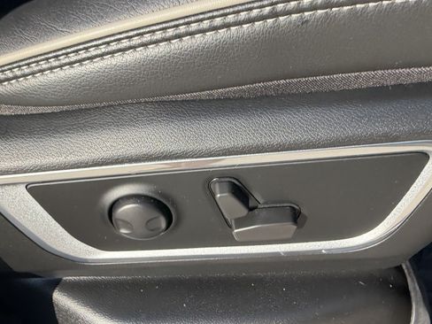 Used 2022 RAM 1500 Laramie AWD/4WD image 35