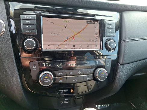 Used 2019 Nissan Rogue SL AWD/4WD image 14