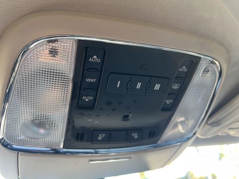 Used 2022 Chrysler 300 Touring L w/ Popular Equipment Group image 22