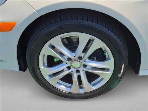 Used 2011 Mercedes-Benz E 350 Sedan image 22