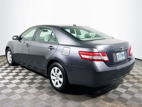 Used 2011 Toyota Camry LE FWD image 5