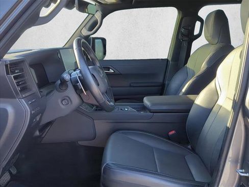 Used 2024 Lexus GX 550 image 10