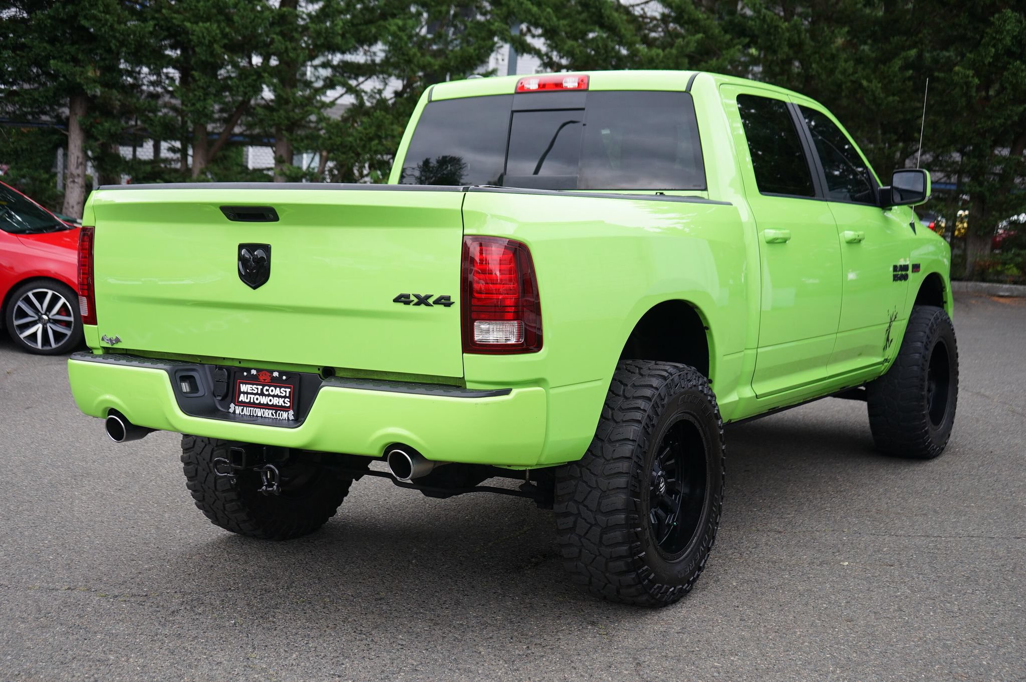 Used 2017 RAM 1500 Sport w/ Sublime Green Sport Package AWD/4WD image 5