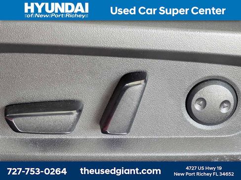 Used 2023 Mitsubishi Outlander SE AWD/4WD image 24