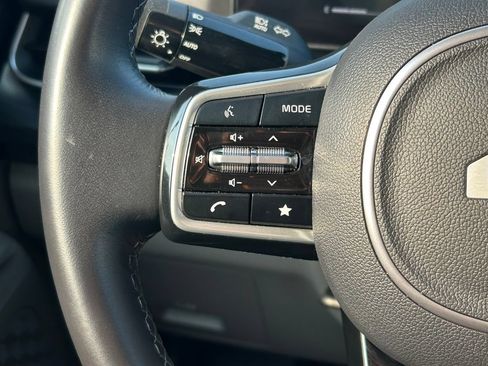 Used 2026 Kia Carnival FWD image 34