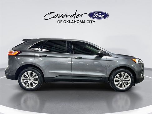 Used 2024 Ford Edge Titanium image 9