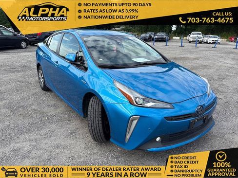 Used 2020 Toyota Prius LE AWD/4WD image 1