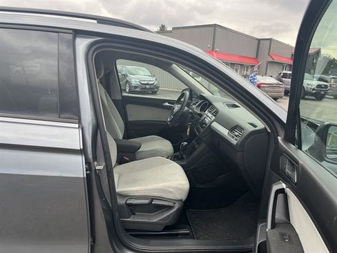 Used 2018 Volkswagen Tiguan S image 34