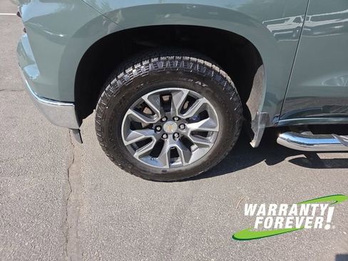Used 2025 Chevrolet Silverado 1500 LT w/ Leather Package AWD/4WD image 18