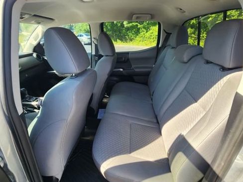 Used 2021 Toyota Tacoma SR5 RWD image 9