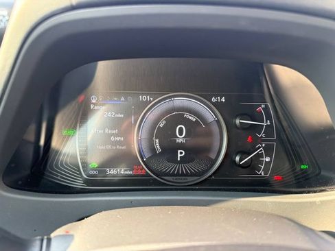 Used 2023 Lexus UX 250h AWD w/ Accessory Package (Z2) image 24