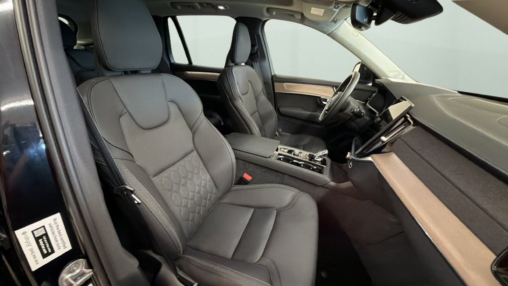 Used 2025 Volvo XC90 B6 Plus AWD/4WD image 9