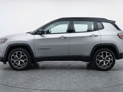 Used 2025 Jeep Compass Limited AWD/4WD image 5