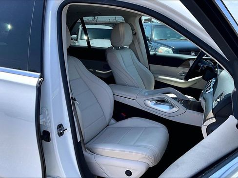 Used 2025 Mercedes-Benz GLE 350 4MATIC image 9