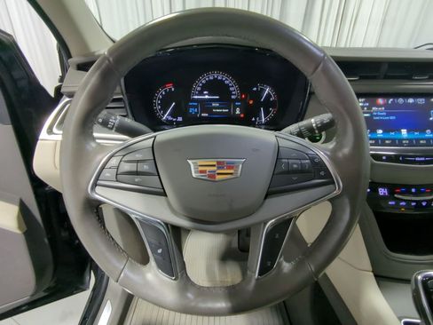 Used 2018 Cadillac XT5 Luxury w/ LPO, Wheel Lock Package image 36