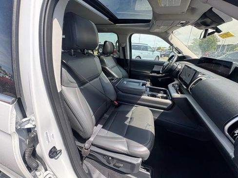 Certified 2025 Ford Expedition Active AWD/4WD image 17