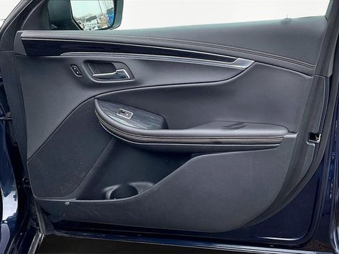 Used 2016 Chevrolet Impala LT w/ Convenience Package image 31