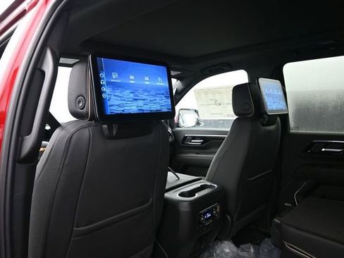 New 2026 Chevrolet Suburban Premier AWD/4WD image 18