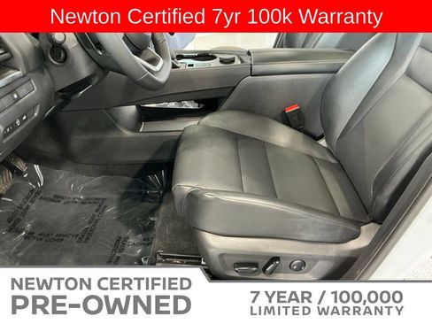 Used 2024 Nissan Rogue SV w/ SV Premium Package AWD/4WD image 16