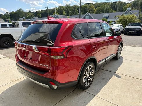 Used 2018 Mitsubishi Outlander SE AWD/4WD image 7