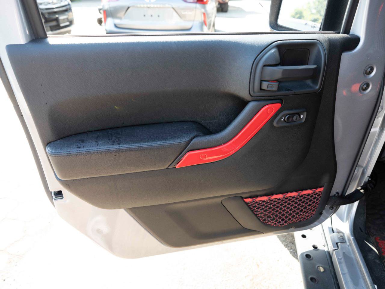 Used 2018 Jeep Wrangler Unlimited Rubicon AWD/4WD image 16