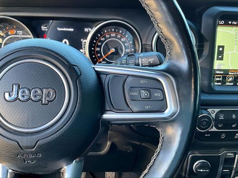 Used 2020 Jeep Wrangler Unlimited Sahara AWD/4WD image 25