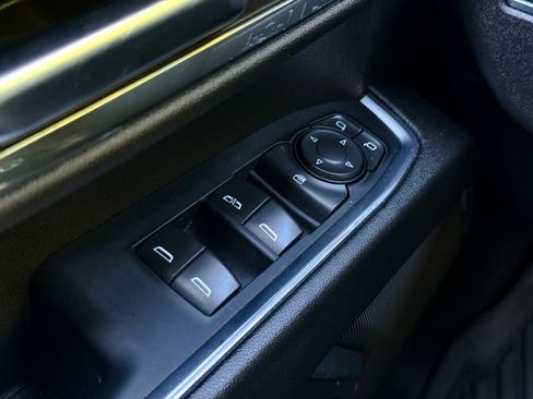 Used 2024 Chevrolet Silverado 2500 LT AWD/4WD image 29