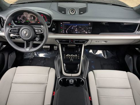 New 2026 Porsche Cayenne Turbo image 23