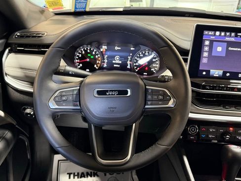 Used 2025 Jeep Compass Limited image 7