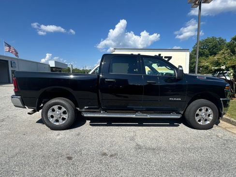 Used 2025 RAM 2500 Big Horn AWD/4WD image 4
