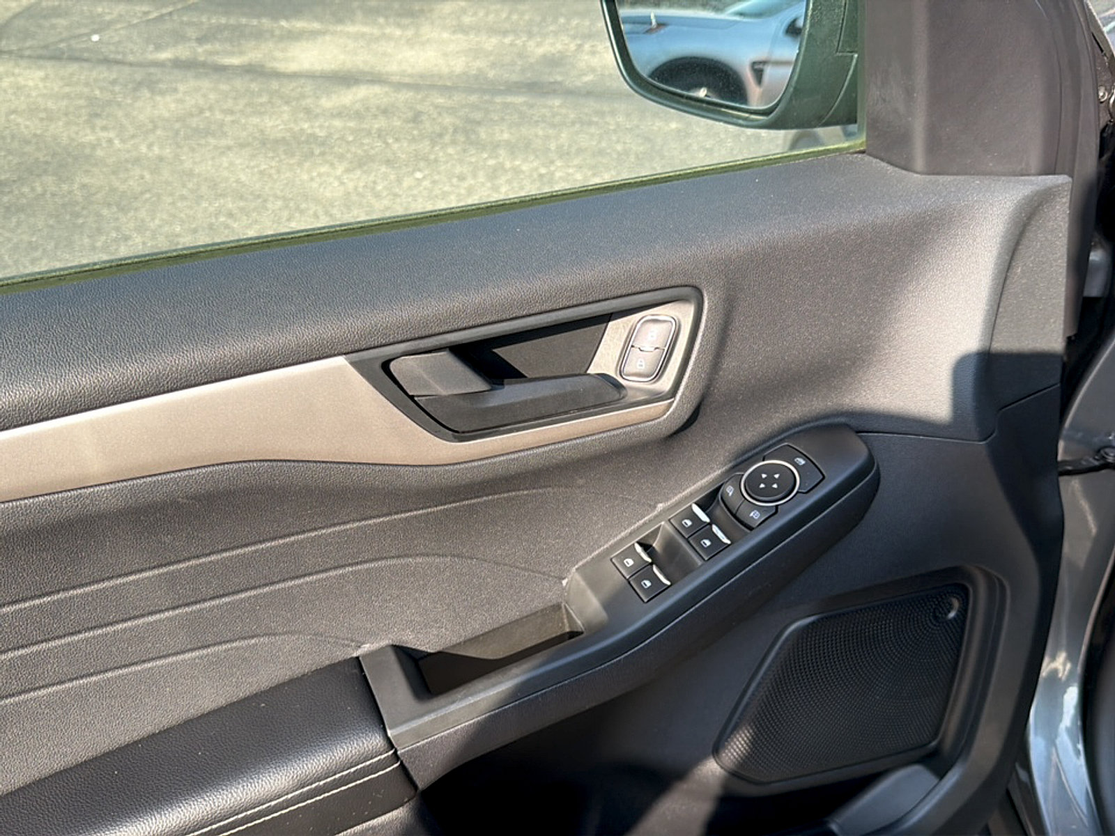 Used 2022 Ford Escape SE AWD/4WD image 13