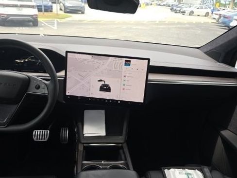 Used 2024 Tesla Model X AWD/4WD image 12
