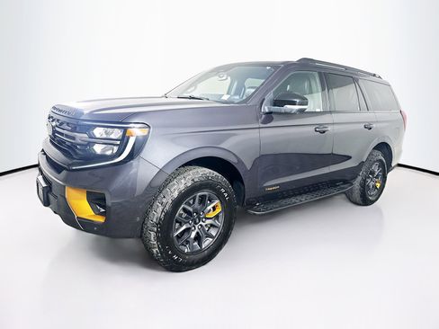 Used 2025 Ford Expedition Tremor image 3