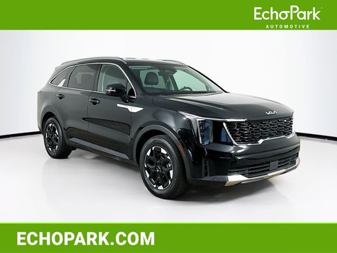 Used 2024 Kia Sorento S image 1