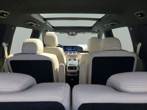 New 2026 Mercedes-Benz GLS 580 4MATIC image 32